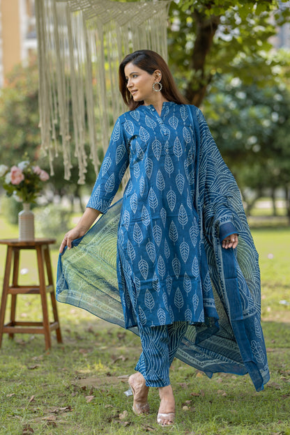 Women's Silk Blend Printed Straight Kurta Pant With Dupatta - Blue