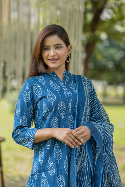 Women's Silk Blend Printed Straight Kurta Pant With Dupatta - Blue